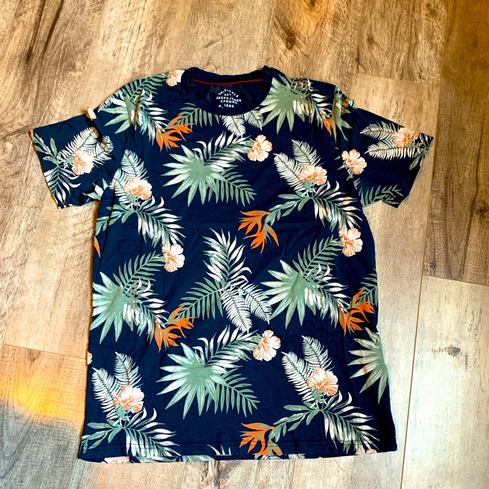 Jack & jones floral crewneck t shirt size m